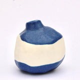 Coloured porcelain vessel